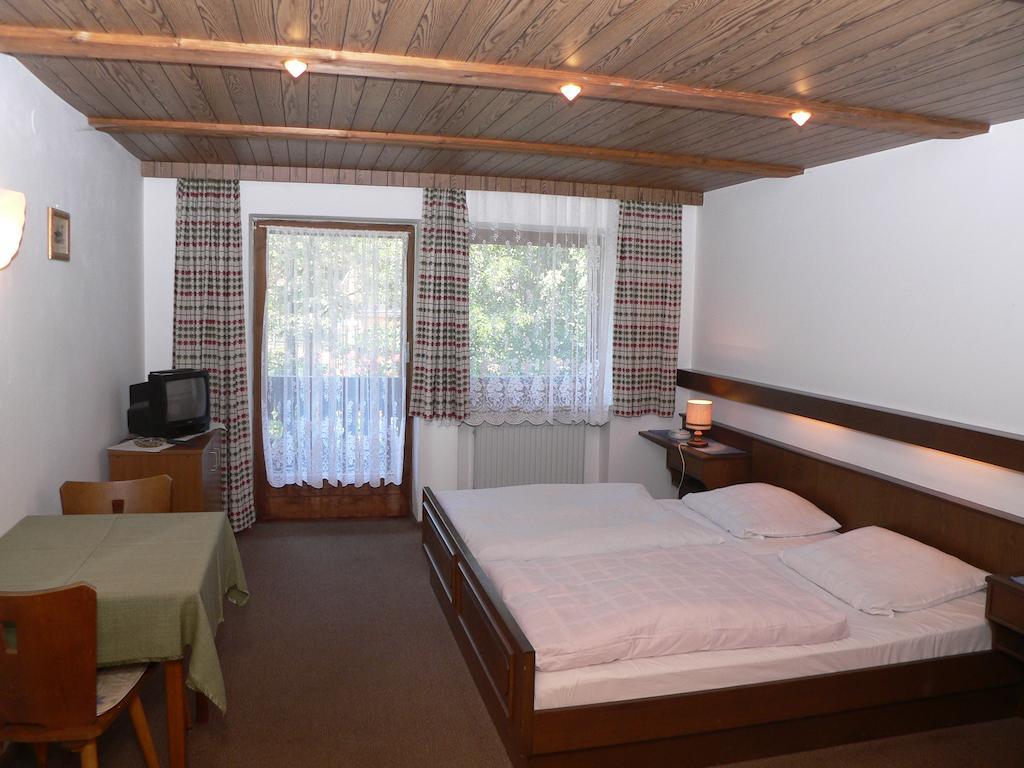 Gasthof - Pension Zur Post Achslach Ruang foto